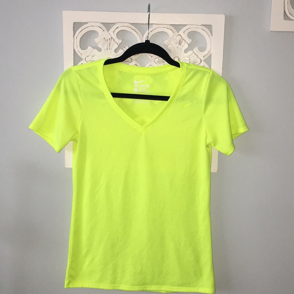 •NIKE Dry Fit Tee•